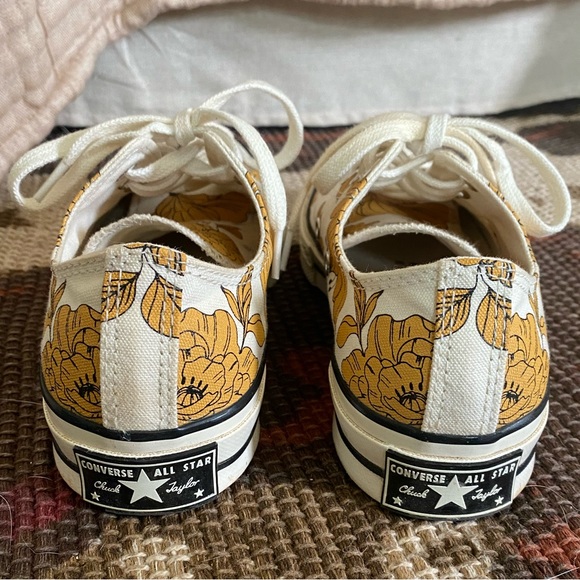 Converse Low Top Chuck 70s in Vintage Floral - Picture 3 of 6